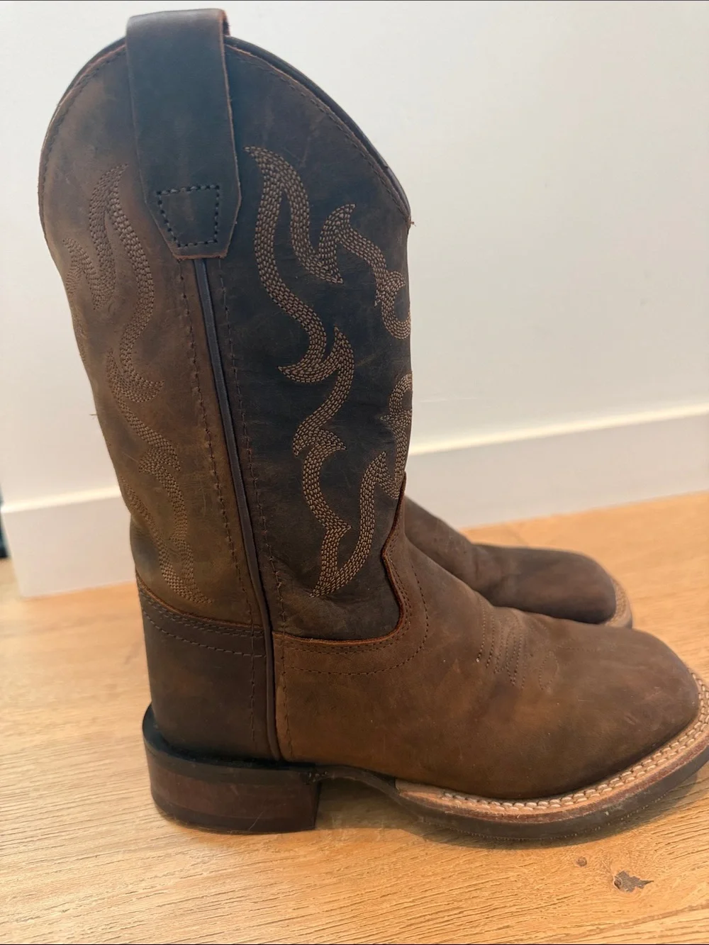 Cody James Boys’ Nash Distressed Western / Cowboy Boots - Broad Square Toe, 12